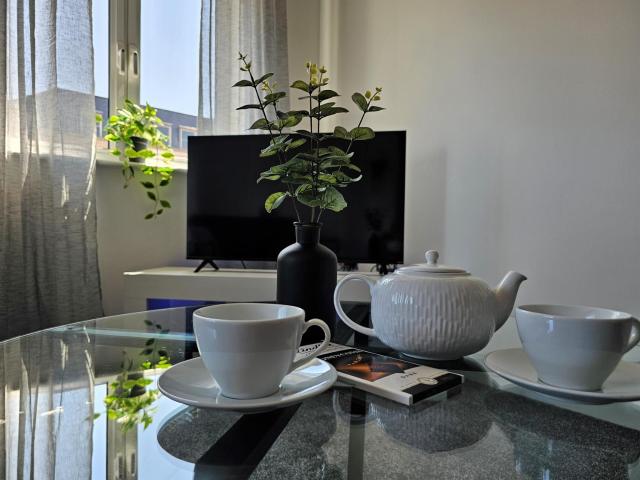Spacious Two Bedroom Apartment with 2 En-suite Bathrooms Parking included