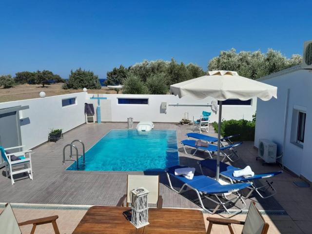 Beach Pearl - Beach Front House with Private Pool
