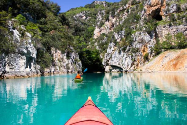 CAMPING 3* / GORGES DU VERDON / POUR 2 PERS/ LAVANDE / ACTIVITÉS/A 2 MN DU LAC DE STE CROIXI