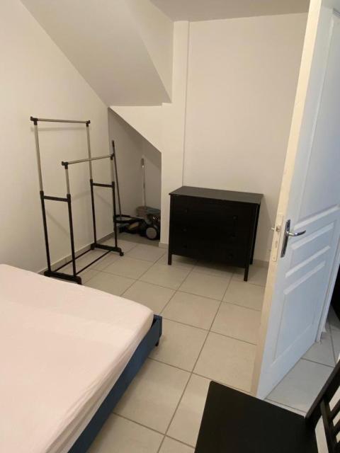 petit appartement calme en plein centre du village de ribiers