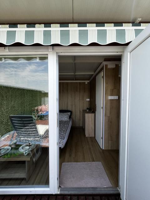 Splav Zaton - Floating Cabin