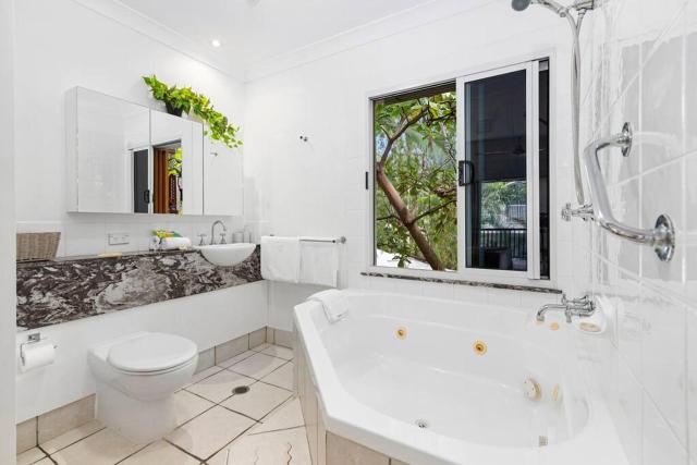 Palm Cove Treetop Spa Retreat