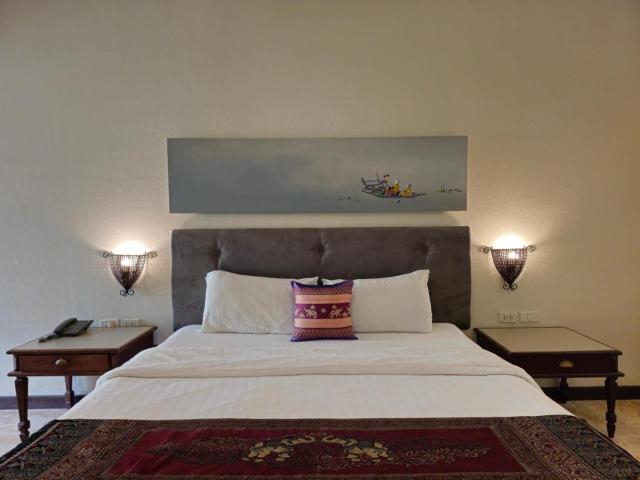 Baan Panwa Resort