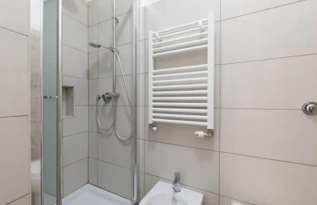 Quiet with large terrace in Spanish Steps area