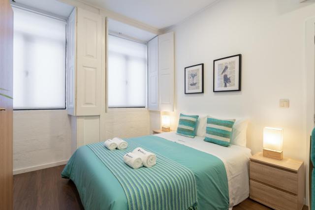 Host Wise - Modern Studios with Terrace - Walk Everywhere
