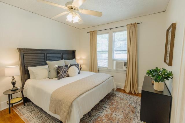 Historic Revival King Bed Midtown Memphis 70 Fast WiFi Free Parking Yes Pets