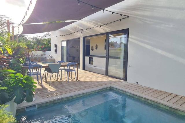 Boutique apartment with PRIVATE POOL, near Jan Thiel & Mambo beach, 2 bedrooms & gated community