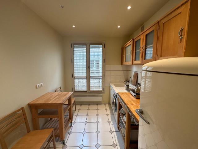 70 sqm apartment in 75008 Paris