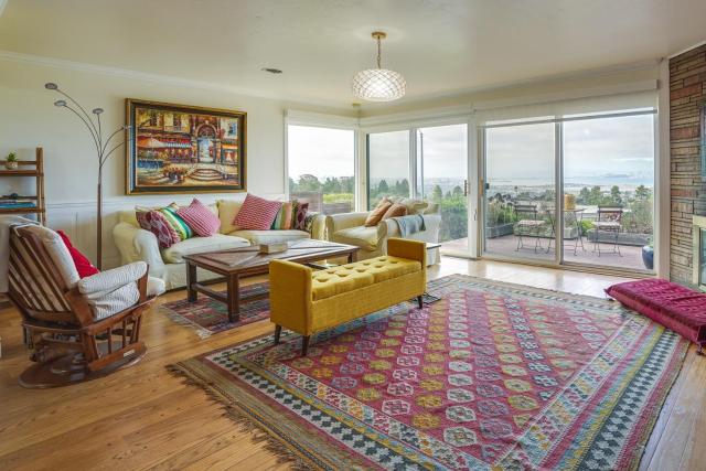Stunning Bay-View Home in Kensington!