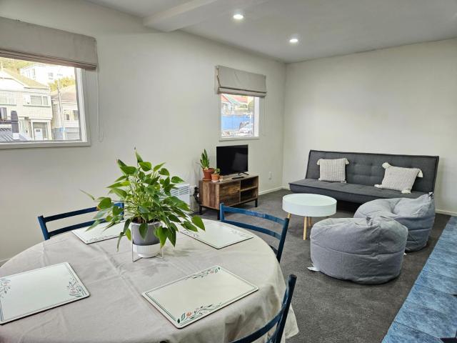 4 Bedrooms, VERY Central Townhouse!