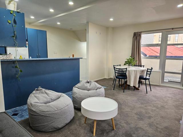 4 Bedrooms, VERY Central Townhouse!