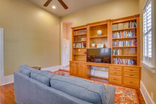 Cozy New Orleans Getaway Near Magazine Street!