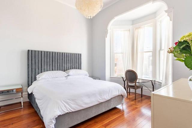 Luxury Victorian House 10 mins to SF, Rose Garden & 3 Private Parking