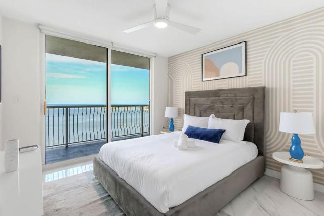 Brickell Bay View Oasis with Pool Hot Tub and Gym