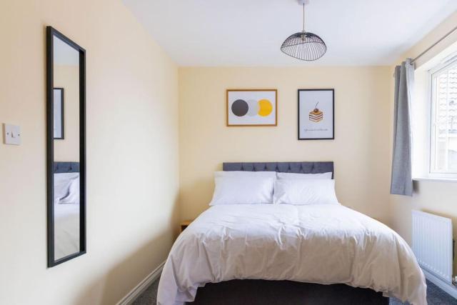 Stylish 3 Bedroom and free parking