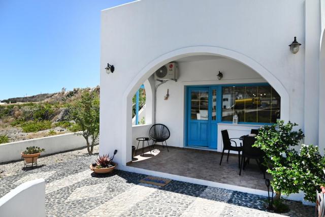 GTK Santorini Perivolos Beach House