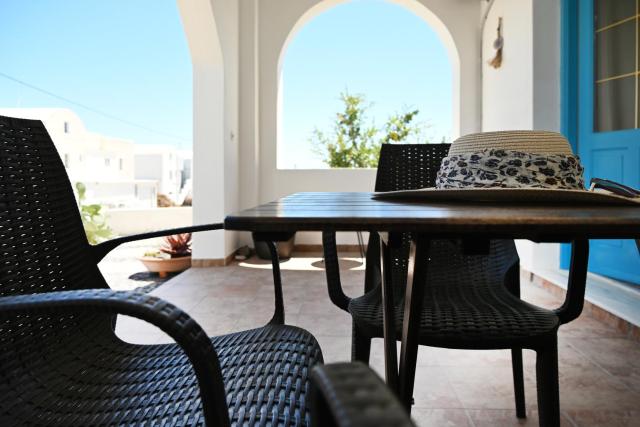 GTK Santorini Perivolos Beach House