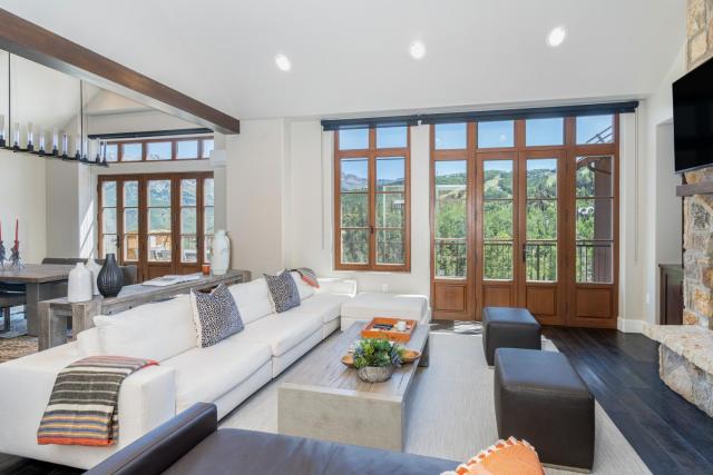 Villas at Cortina Penthouse 11 by Alpine Lodging Telluride