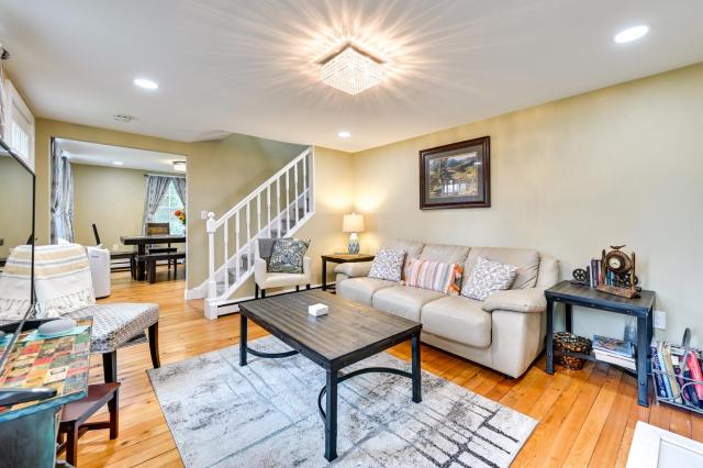 Charming East Durham Home - 2 Mi to Water Park