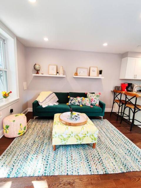 Charming 1BDR In Central Rittenhouse Square With Patio Hosted by StayRafa