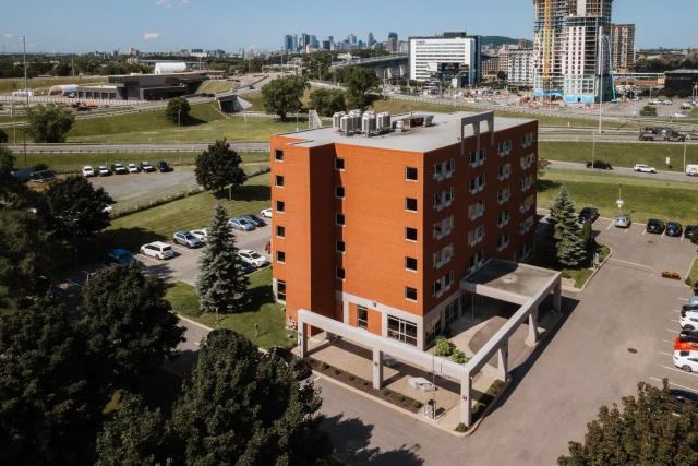 Le Dauphin Montréal-Longueuil