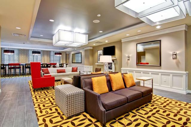 Hampton Inn and Suites Cincinnati - Downtown