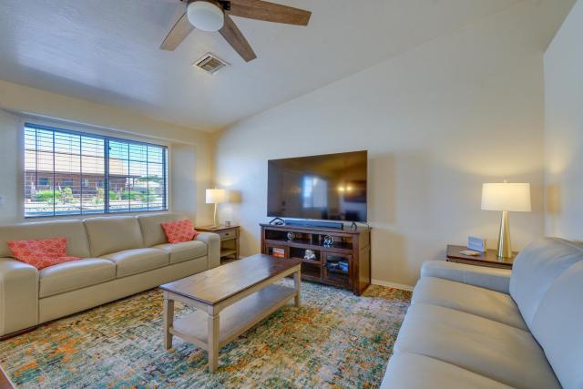 Hot Tub & Fire Pit: Prescott Valley Retreat!
