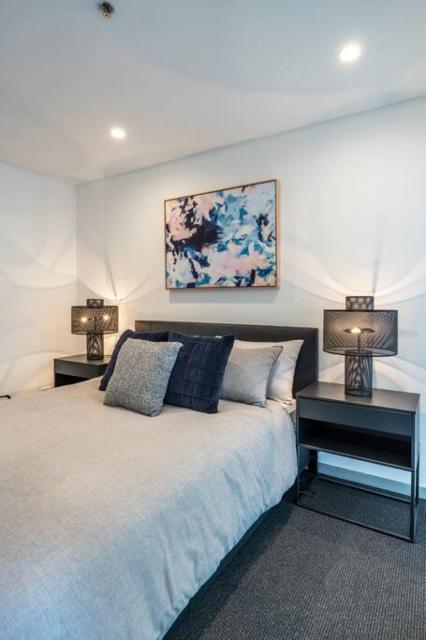 Onyx on North Terrace - Central Penthouse with Pool