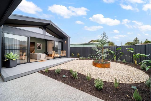 Laneway Retreat