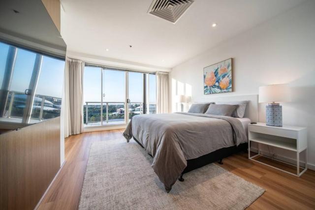 The Views Penthouse - Cityscape & Parkland Scenery