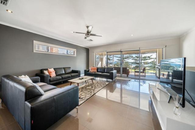 Beach Haven at Semaphore - Sweeping Ocean Views