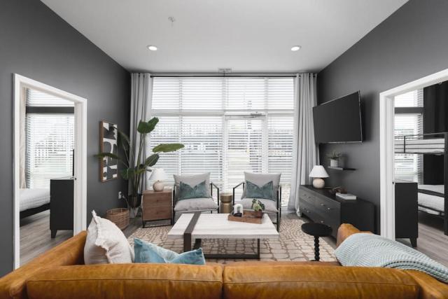 Chic East Nash Condo - Walk to Restaurants Bars and Music