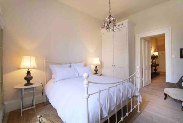 Home of Joy - 3 bedroom home with private garden
