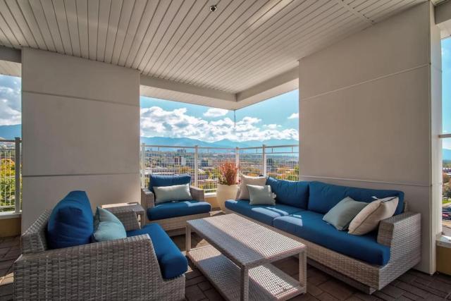 City View BOHO Apt Stocked w everything you need