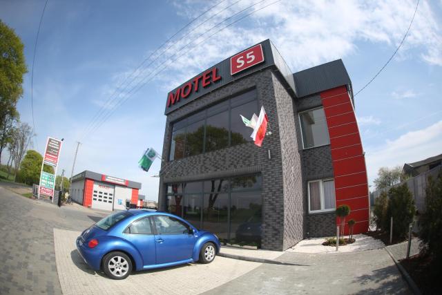 MOTEL S5 Hotel S5 BASEN JACUZZI MYJNIA