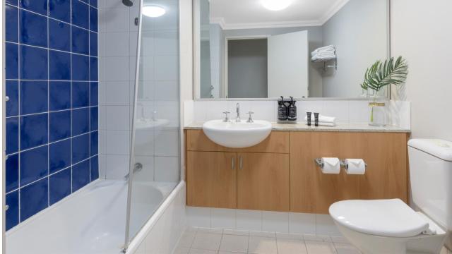 Oaks Perth Hotel