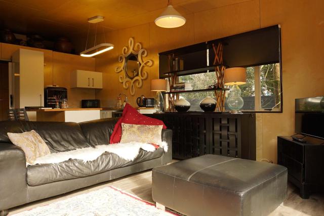Container Cottage Auckland Airport