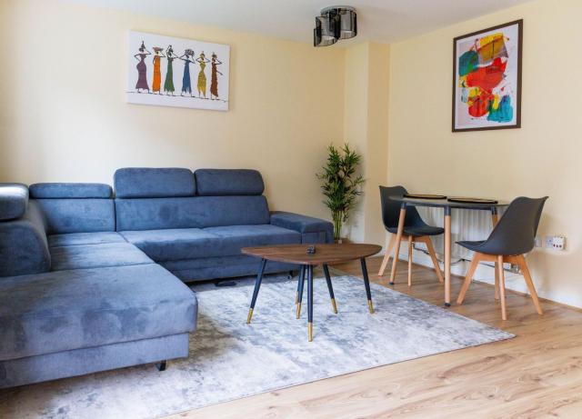 Stylish 3 Bedroom and free parking