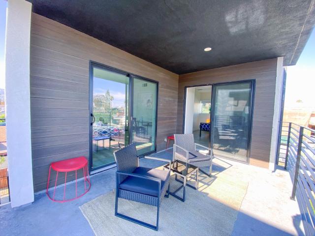 Stylish 3 BR/3BR family house