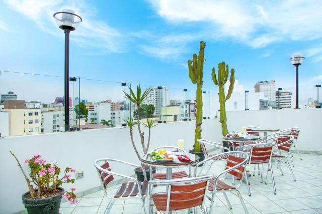Embajadores Hotel