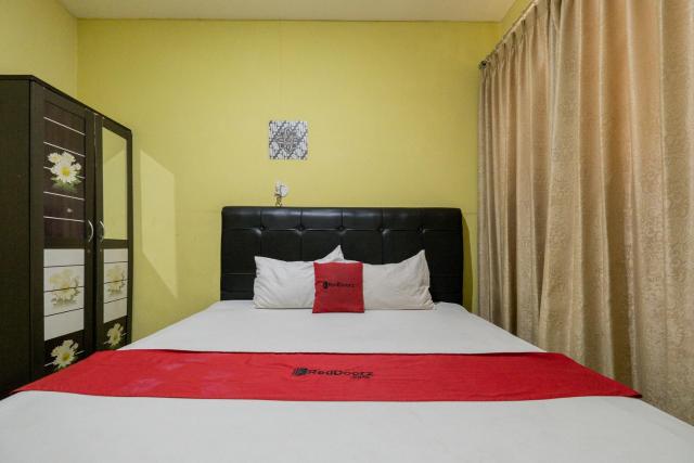 RedDoorz near Surabaya Town Square