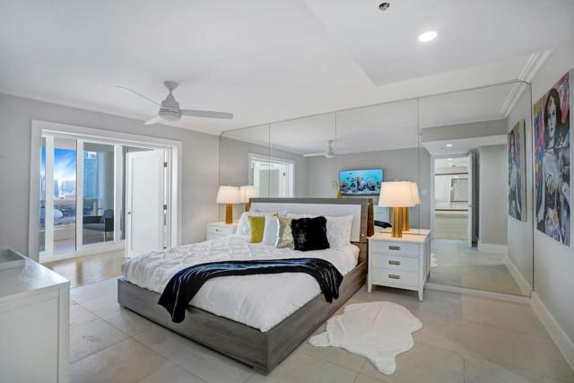 Over The Moon! Miami Skyline and Water Views!