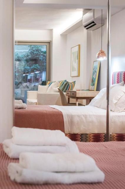 Luxury stay with garden, US embassy
