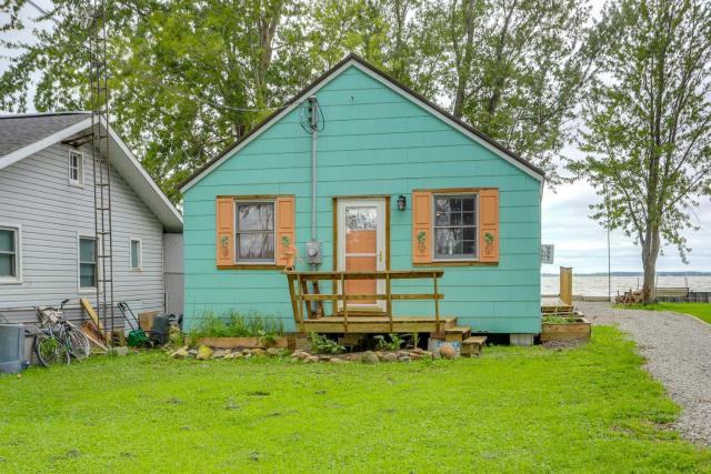 Vickery Cottage on Sandusky Bay w/ Fire Pit!