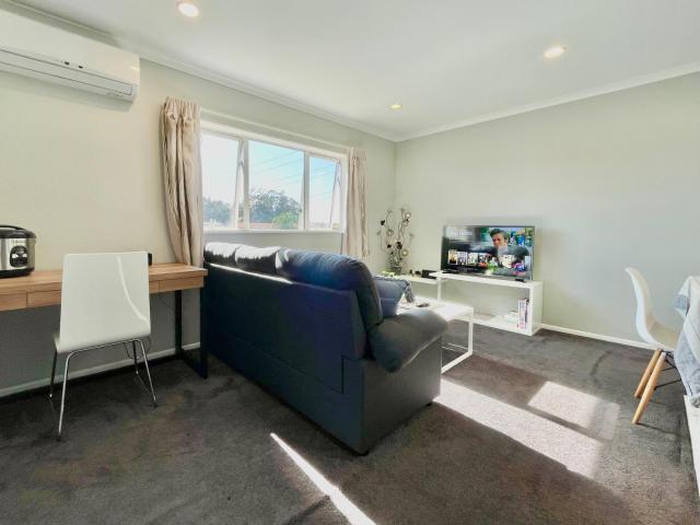 Albany Modern Private 2 bedroom 2 bathroom with Full Kitchen Netflix