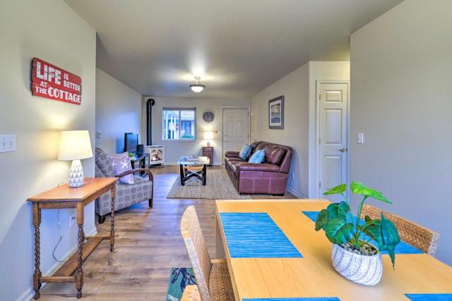 Anacortes Condo - Walk to Town, Marina, + Bay!