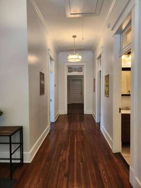 Overton Square - Spacious & Central
