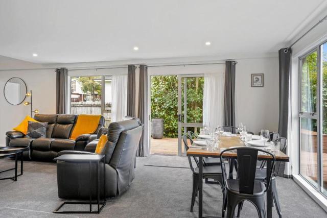 51 Conical Hill Road
