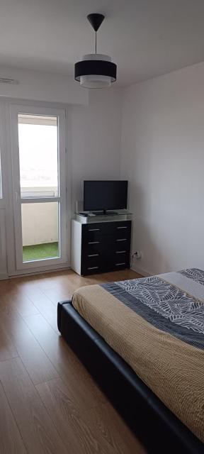 Chambre privé avec loggia chez l'habitant