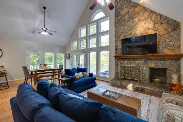Waterfront Hartfield Vacation Rental w/ Dock!